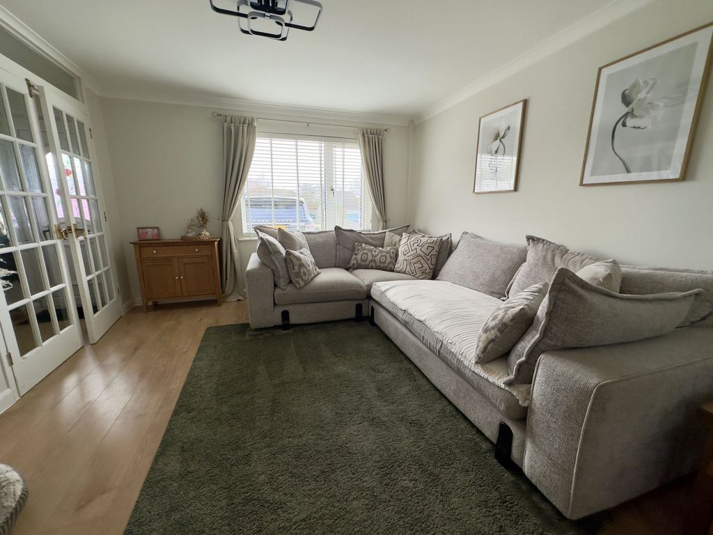 Property photo 2 of 11 Photo 3