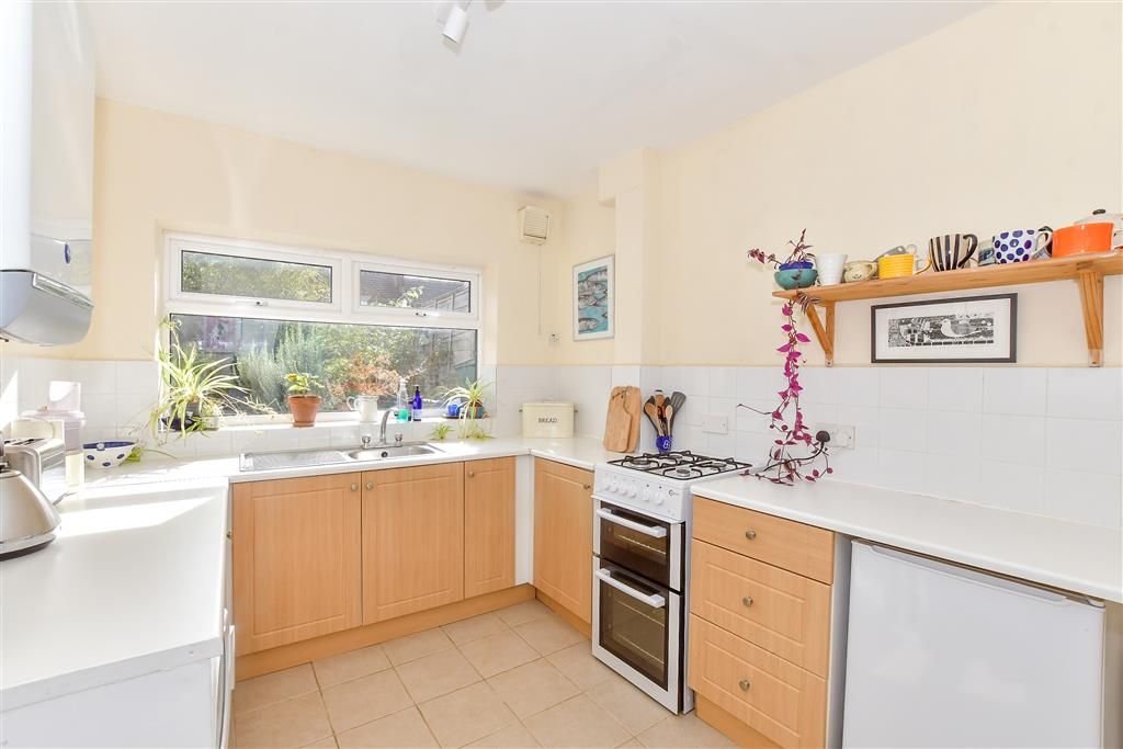 Property photo 3 of 9 Kitchen