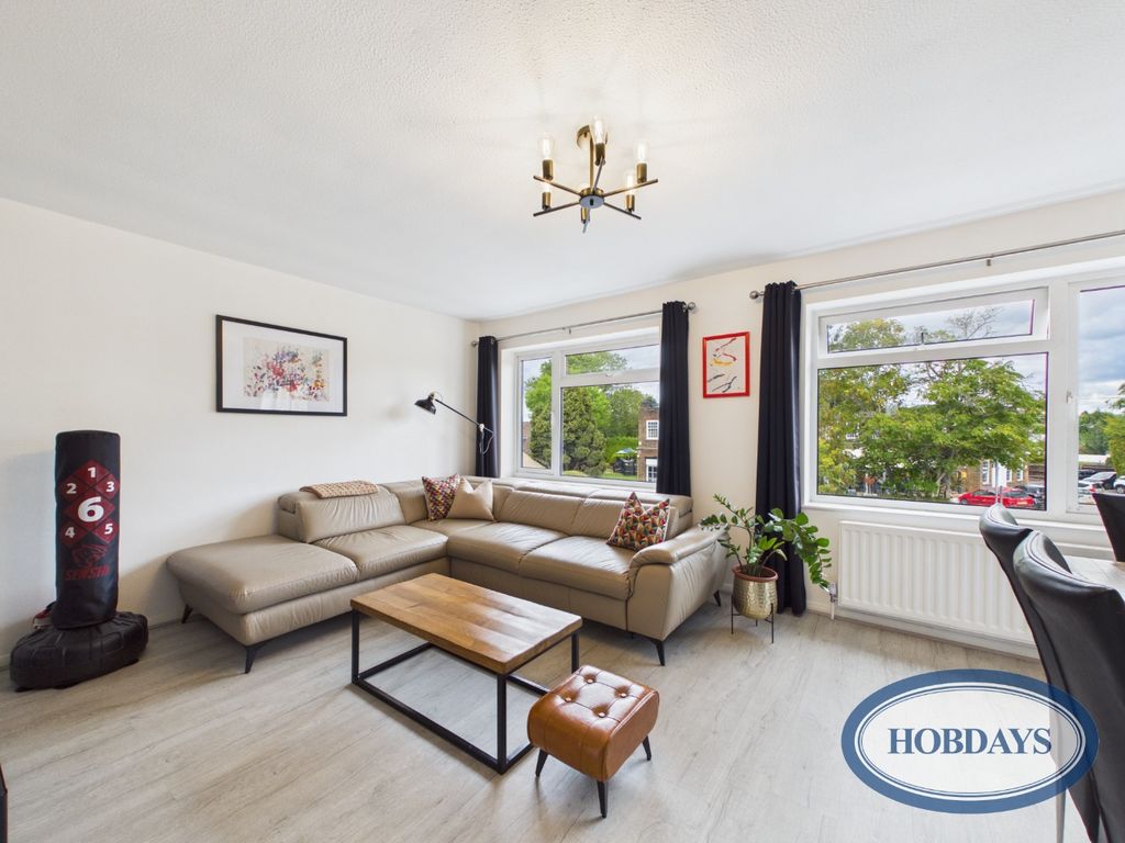 Property photo 2 of 13 5565172
