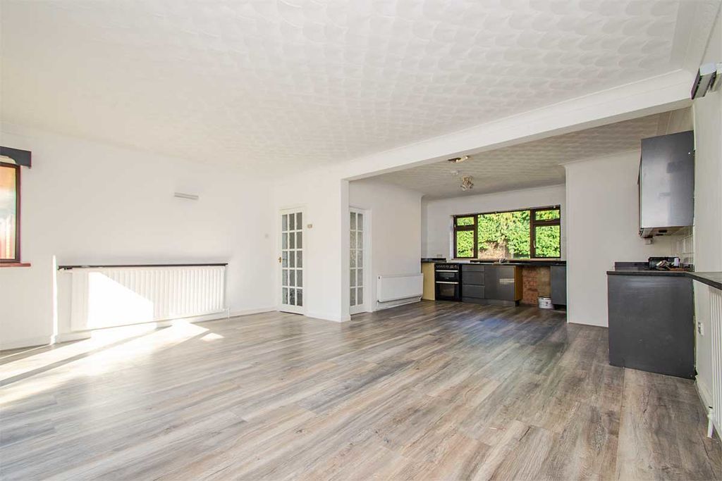 Property photo 3 of 16 Photo 2