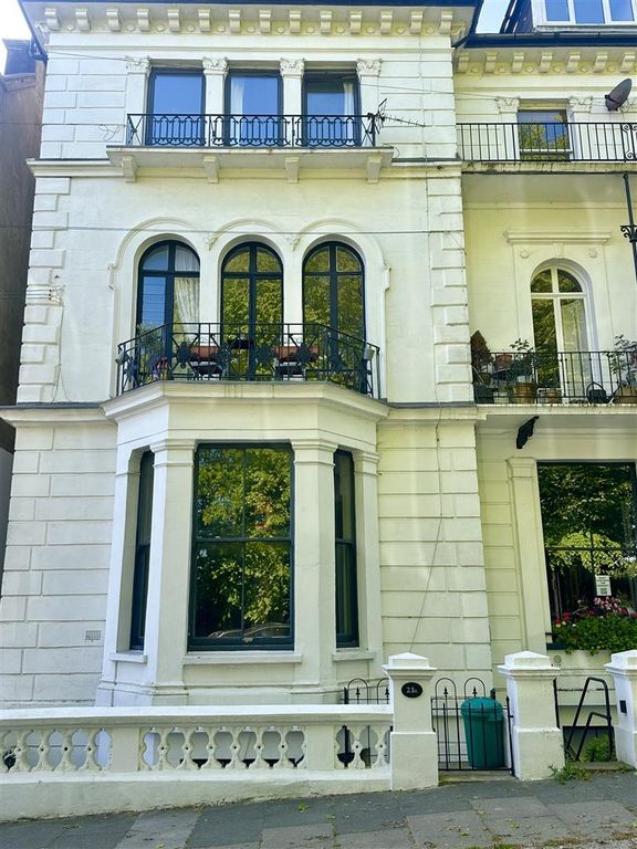 Property photo 2 of 22