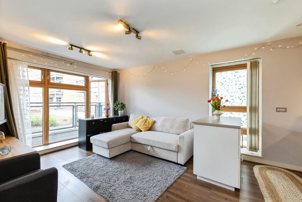 Property photo 2 of 11 Pbox-Img.Jpg