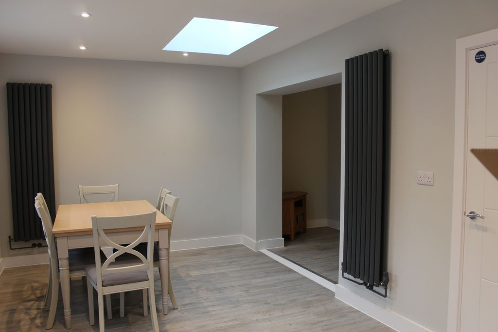 Property photo 3 of 9 Photo 4