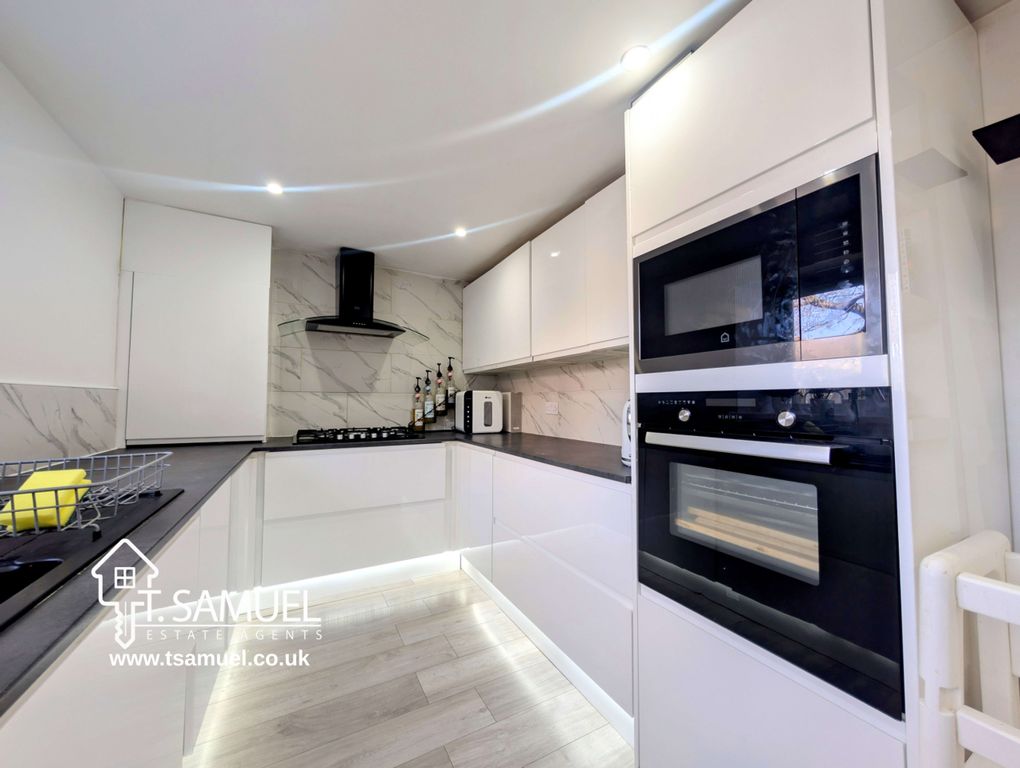 Property photo 2 of 33 503A106Ad5c350A30E552Eee769A8353.Jpeg