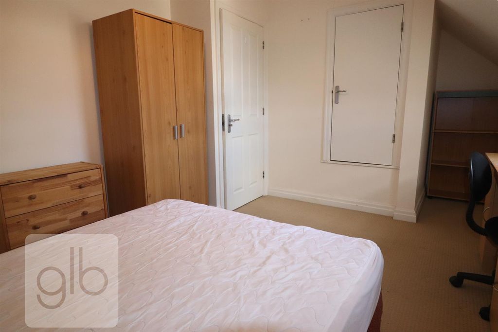 Property photo 3 of 18 3.Png