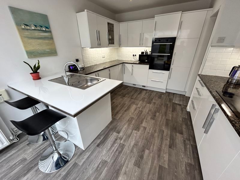 Property photo 3 of 38 Photo 4