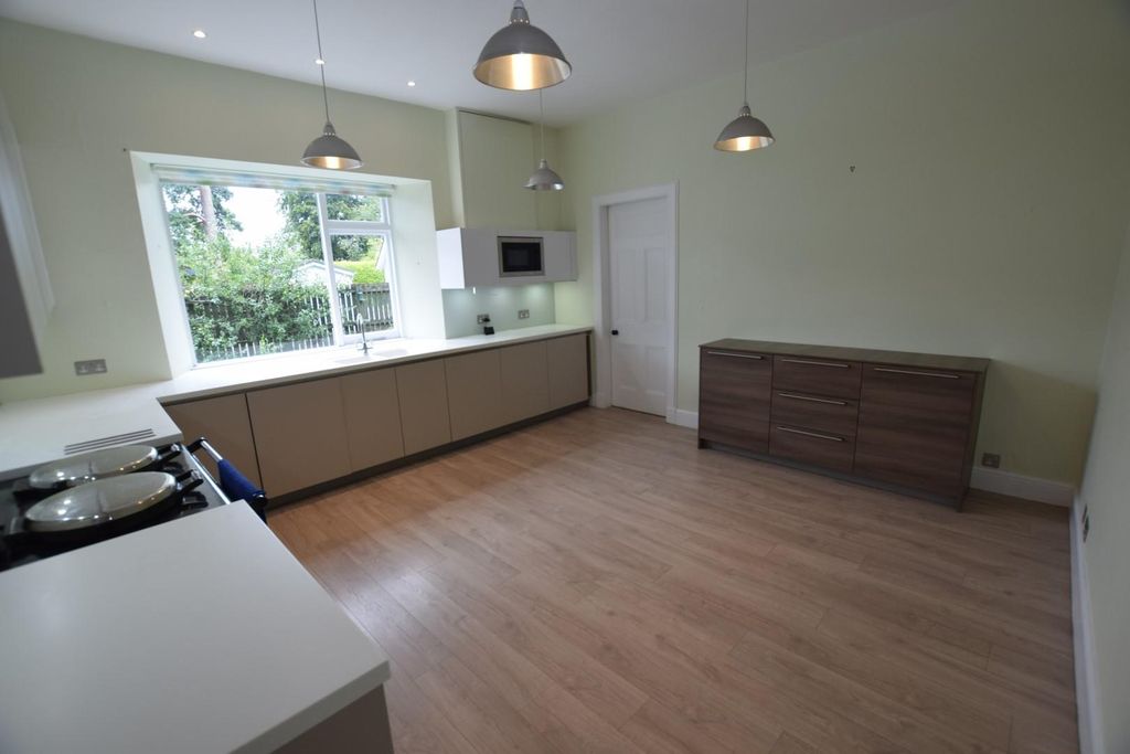 Property photo 2 of 49