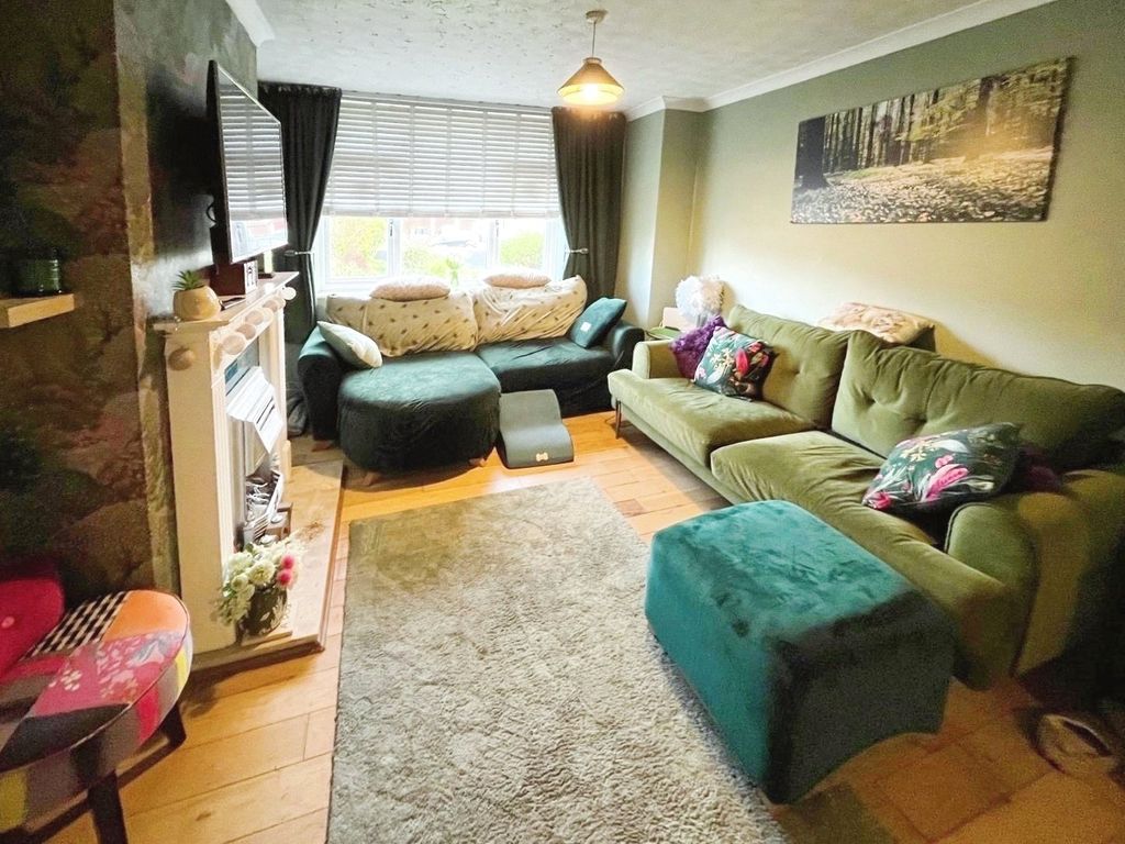 Property photo 2 of 21 Lounge No. 02