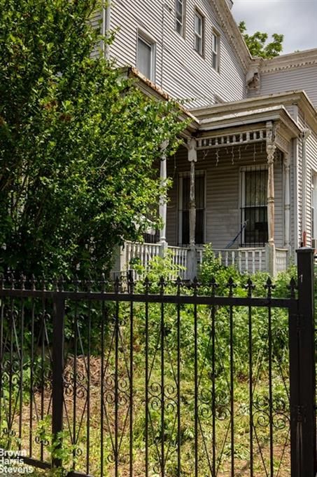 Property photo 3 of 9 <Alttext/>