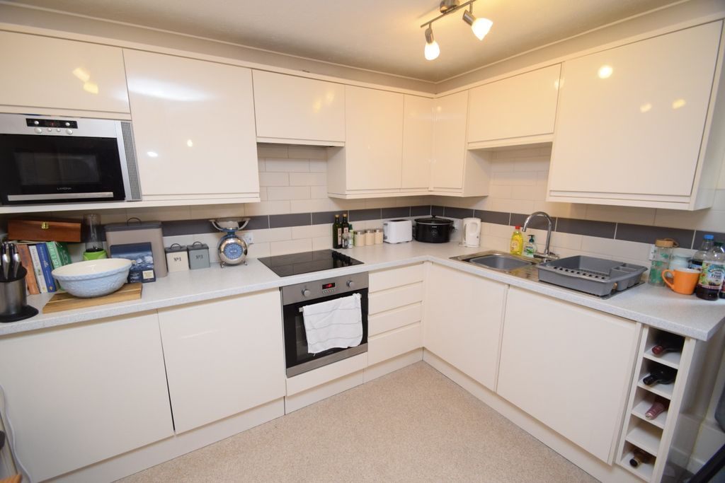 Property photo 1 of 5