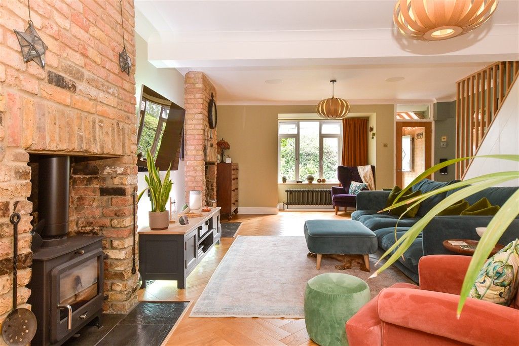 Property photo 2 of 13 Lounge