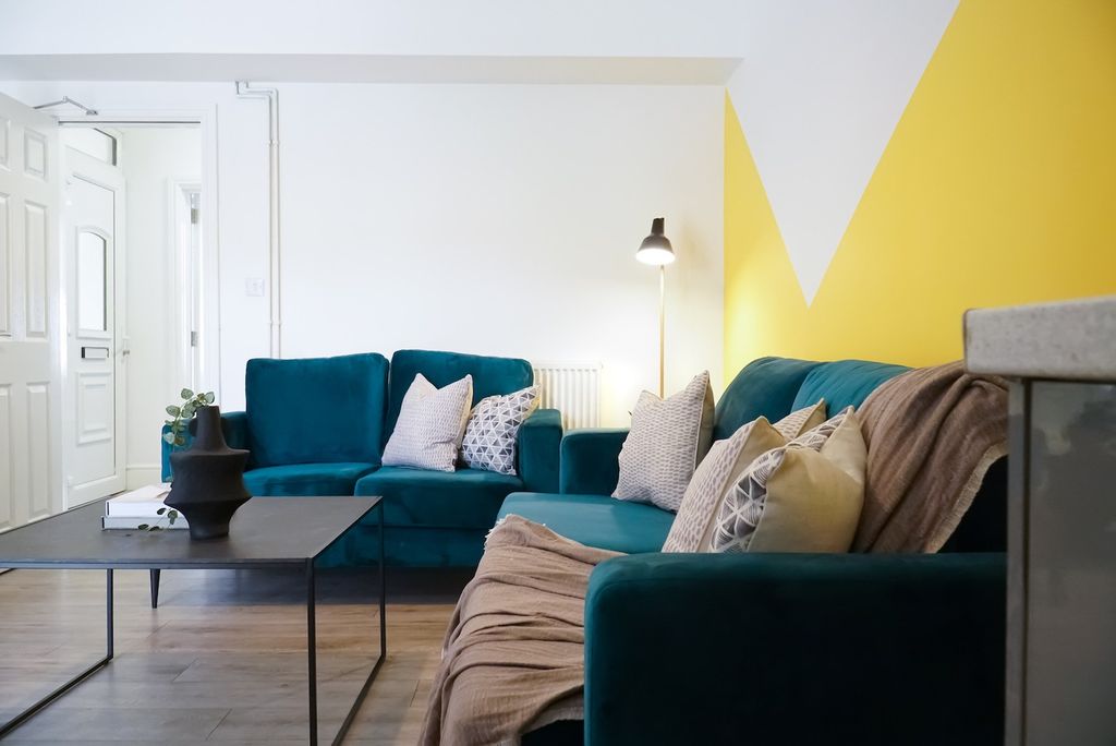 Property photo 2 of 13 A Stylish And Inviting Large Modern Living Room Fe...