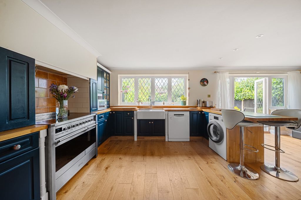 Property photo 3 of 27 4985944