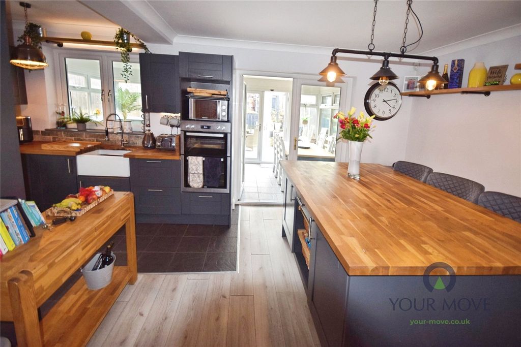 Property photo 2 of 18 Dining Area