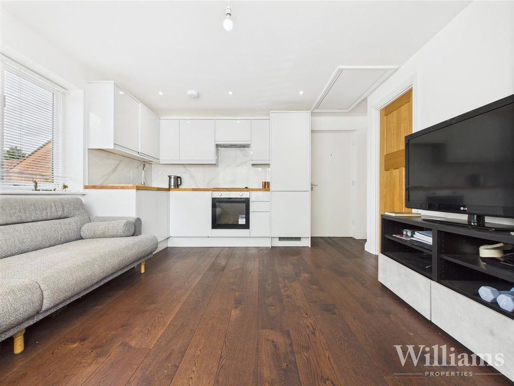 Property photo 2 of 10 Cam04950G0-Pr0069-Still008.Jpg