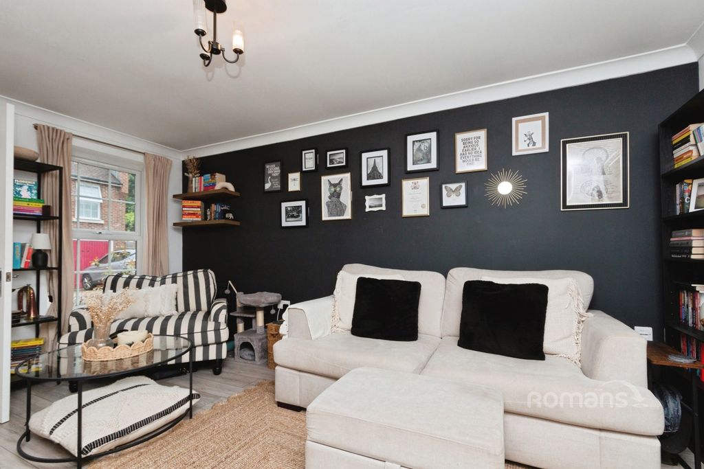 Property photo 3 of 13 Pbox-Img.Jpg
