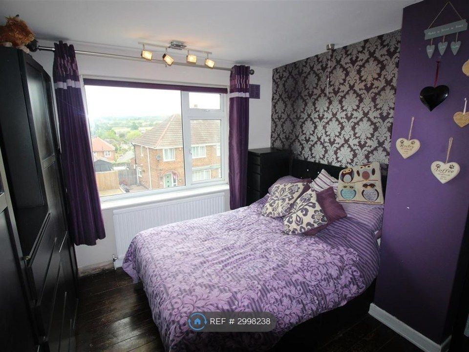 Property photo 2 of 12 Bedroom 1