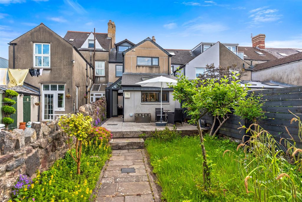 Property photo 3 of 43 Kings-Road-34.Jpg