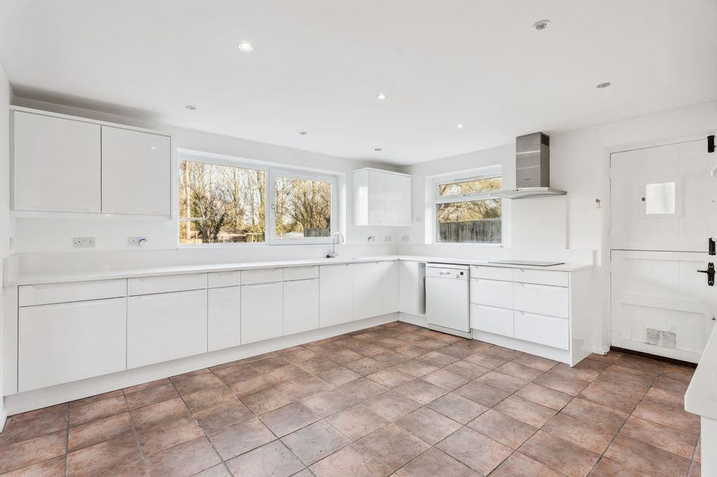 Property photo 3 of 15 Kitchen