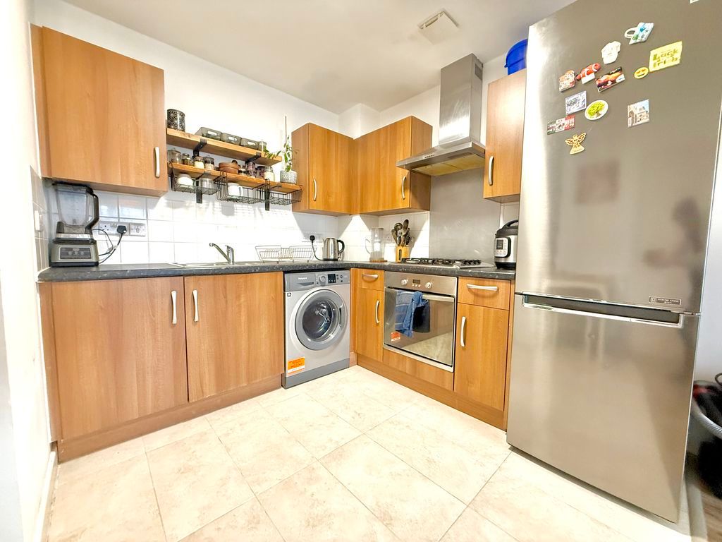 Property photo 3 of 9 Kitchen