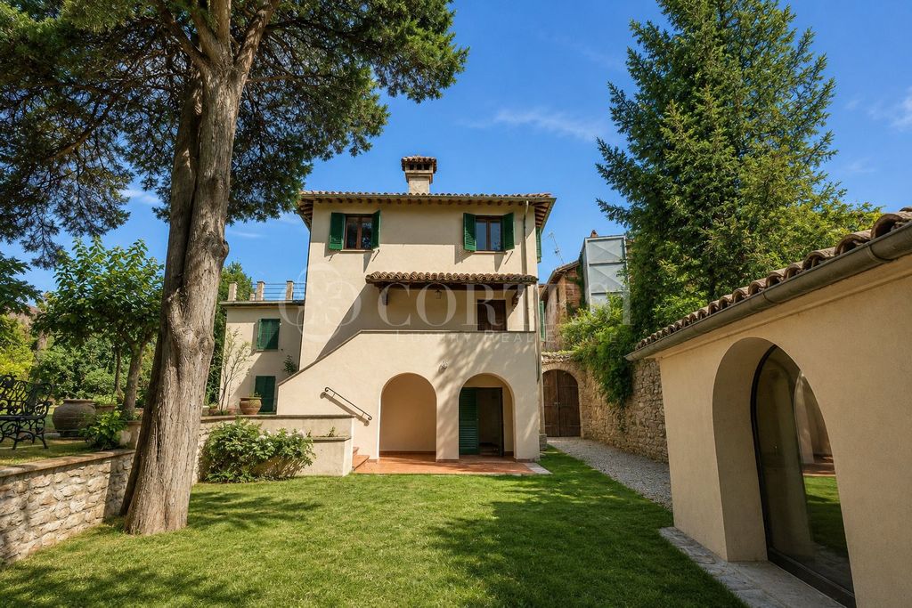 Property photo 1 of 60 Historic House With Private Garden In The Heart Of Città di Castello