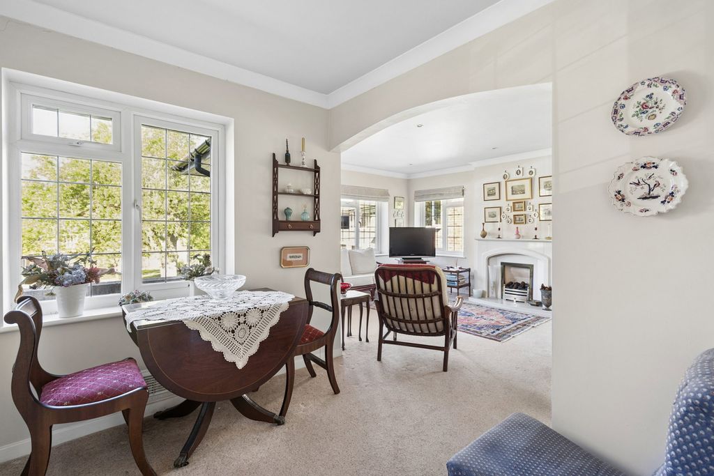 Property photo 3 of 11
