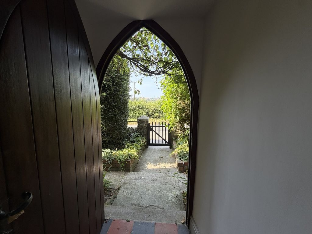Property photo 3 of 19 Not Specified