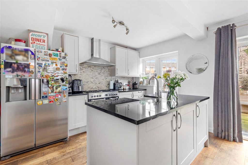 Property photo 2 of 17 Picture No. 22