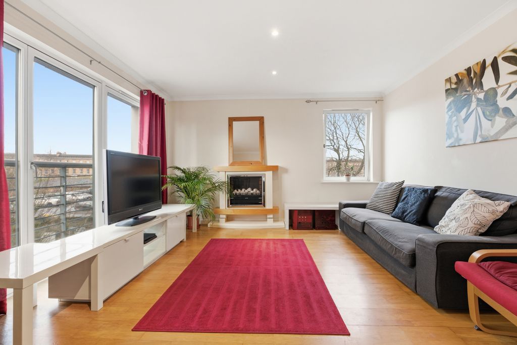 Property photo 3 of 33