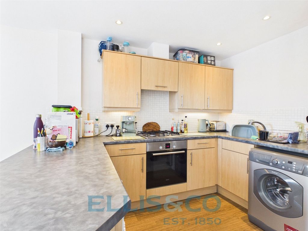 Property photo 3 of 14 Picture No. 10