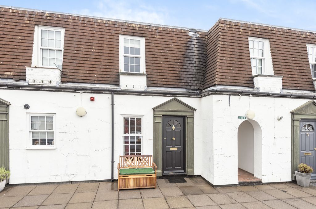 Property photo 1 of 10 4