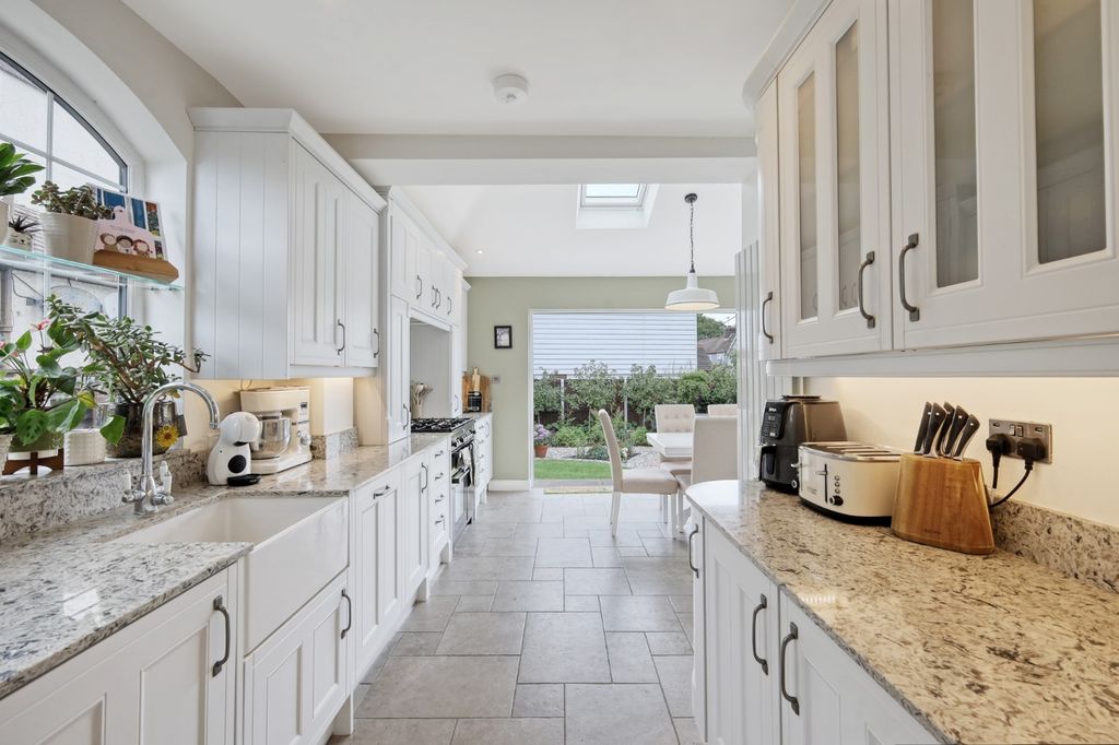 Property photo 2 of 26 5291451