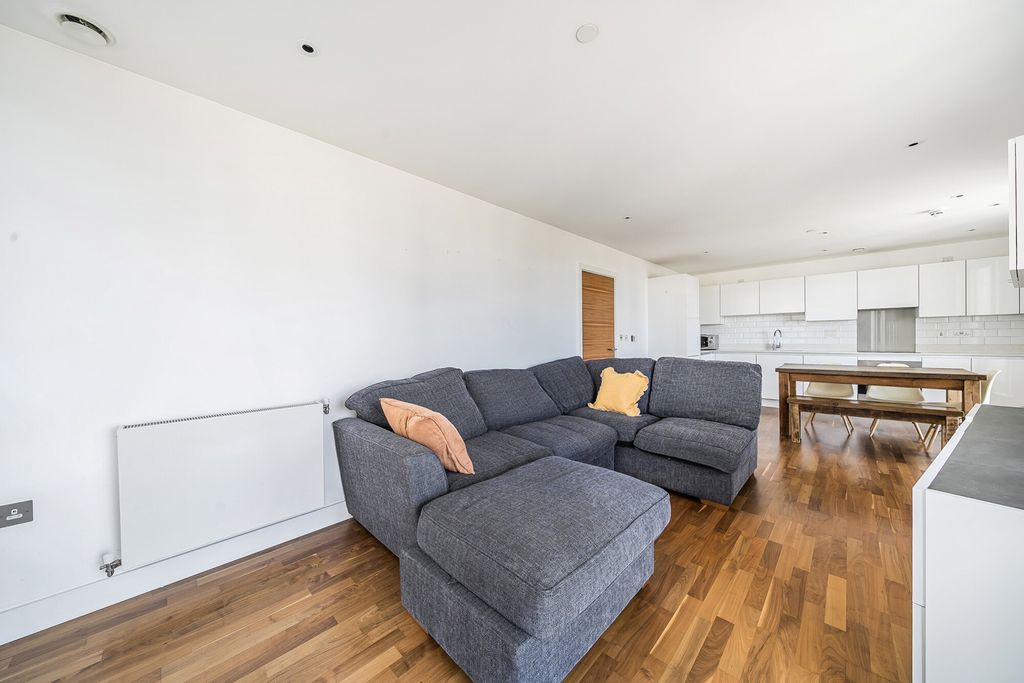 Property photo 2 of 18 Reception