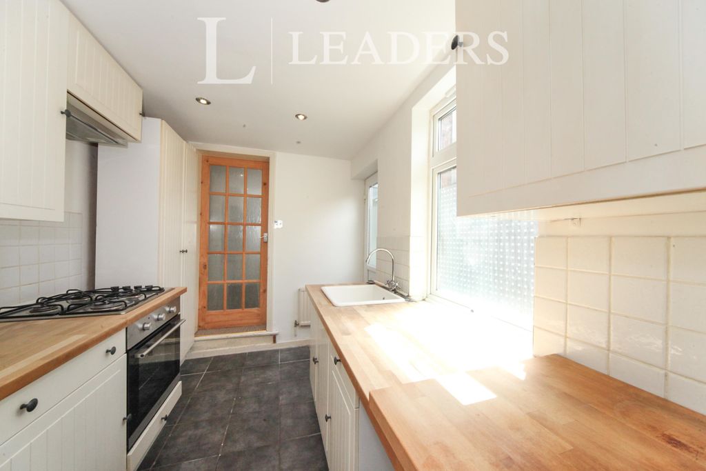 Property photo 2 of 17 Kitchen