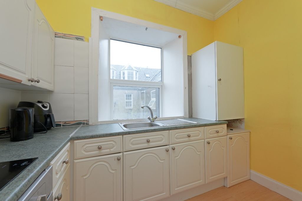 Additional image 9 of 3 bed flat for saleMain Street, Argyll And Bute, Campbeltown PA28