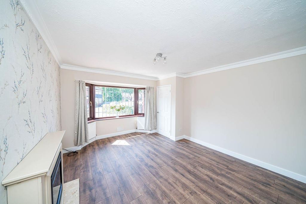 Property photo 1 of 37 Webbs Estate Agents.Jpg