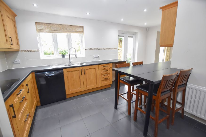 Property photo 2 of 34 Dining Kitchen