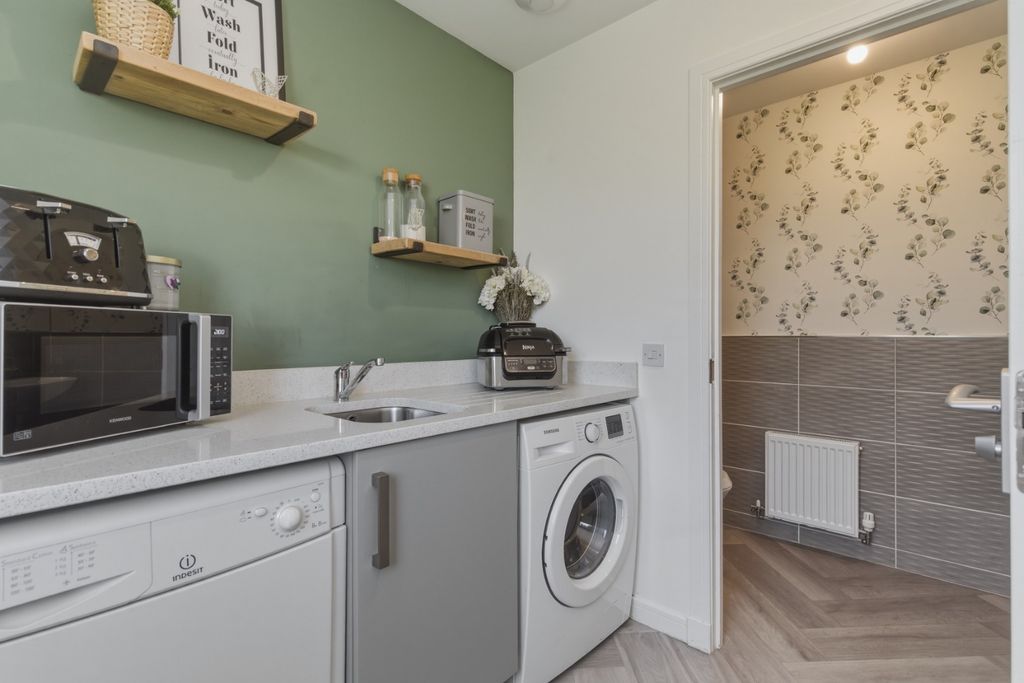 Additional image 14 of 5 bed detached house for saleWest Kip Walk, Livingston, West Lothian EH54