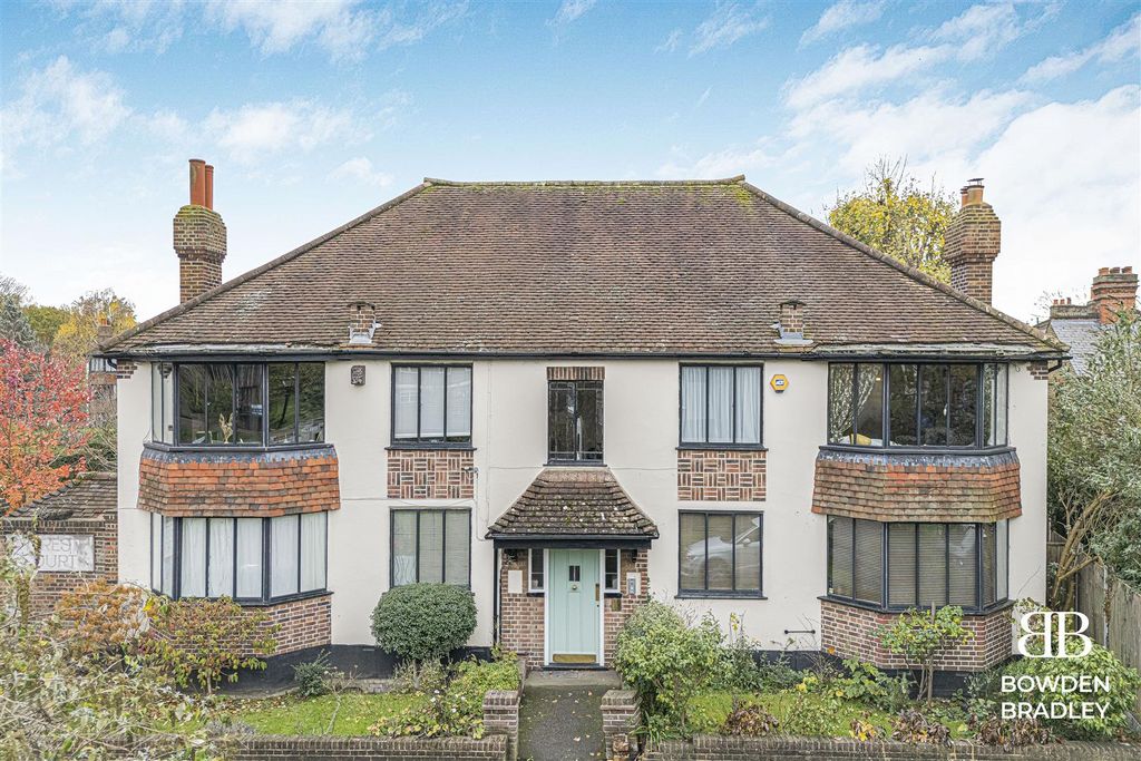 Property photo 1 of 16 Front