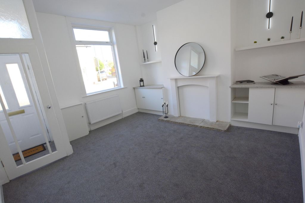 Property photo 2 of 14 Photo 8