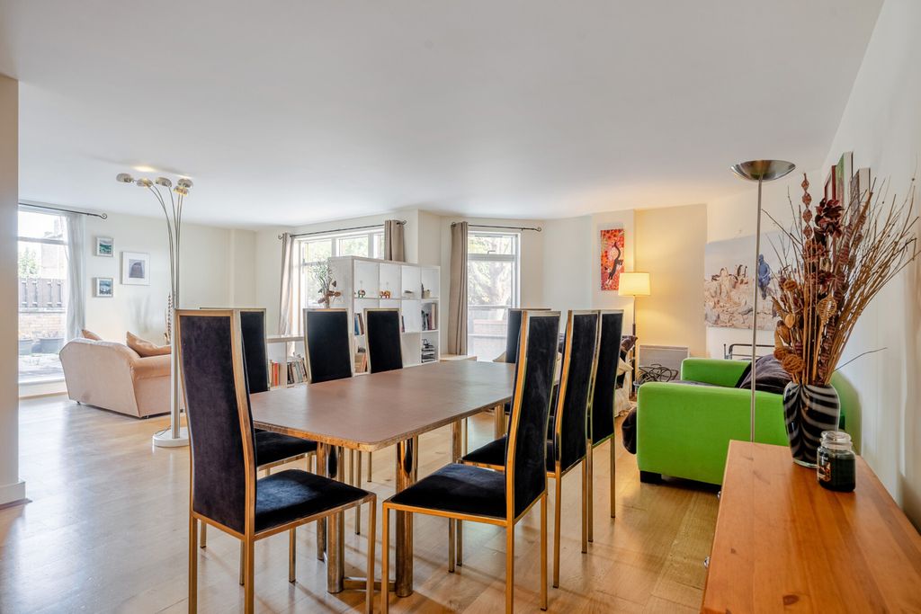Property photo 2 of 21 1522026-11-1A0A45...