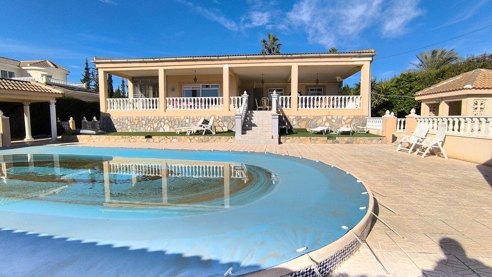 Property photo 1 of 44