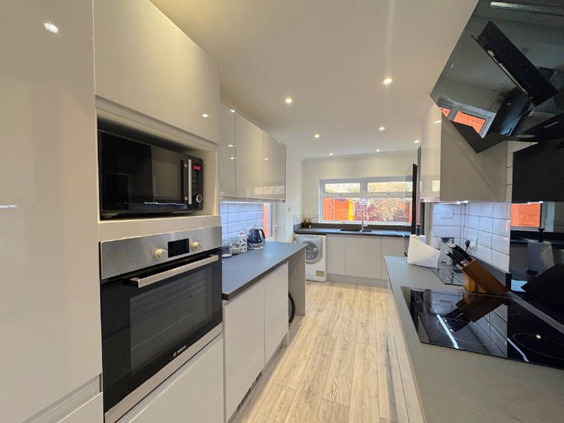 Property photo 2 of 23 Kitchen