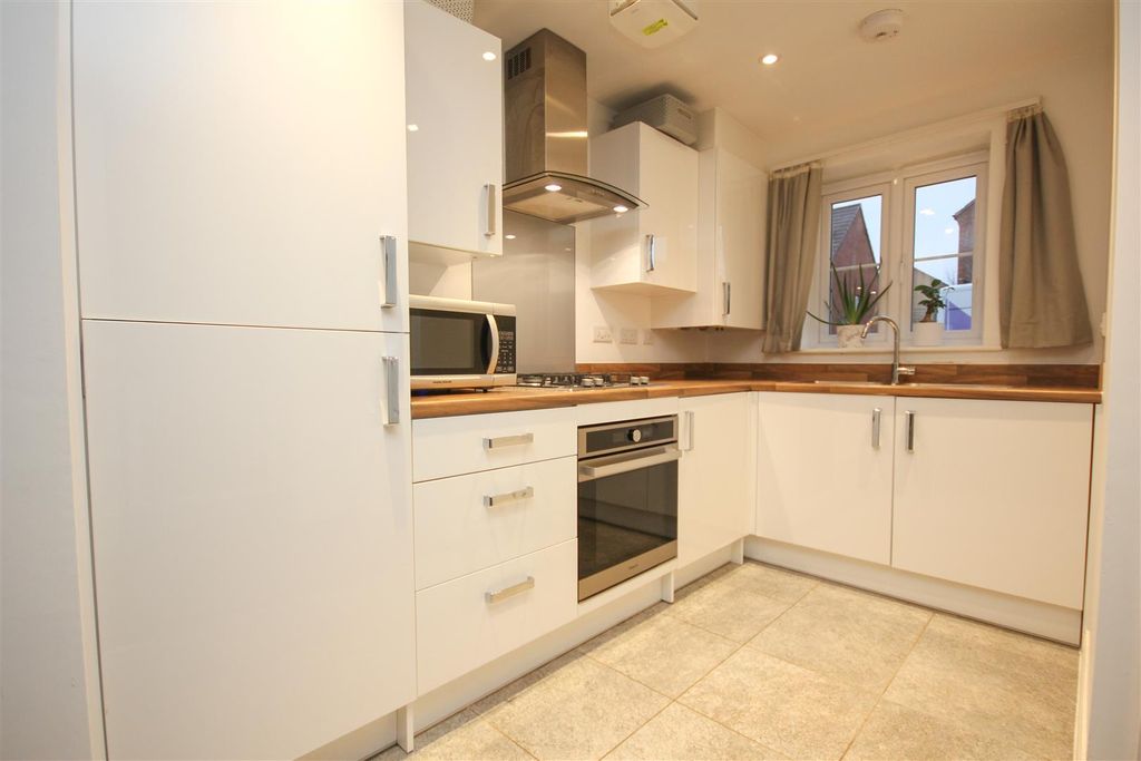 Property photo 2 of 13 Kitchen.Jpg