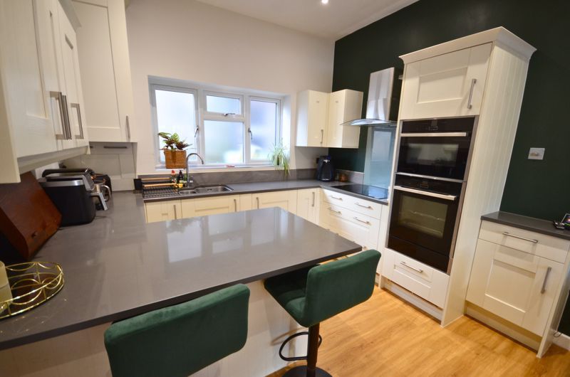 Property photo 3 of 11 Photo 11