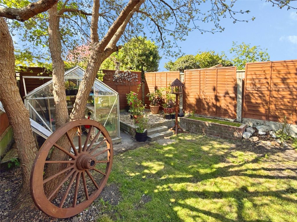 Property photo 2 of 20 Picture No. 32
