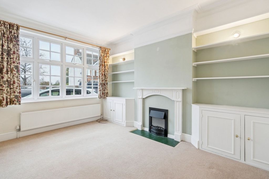 Property photo 2 of 24