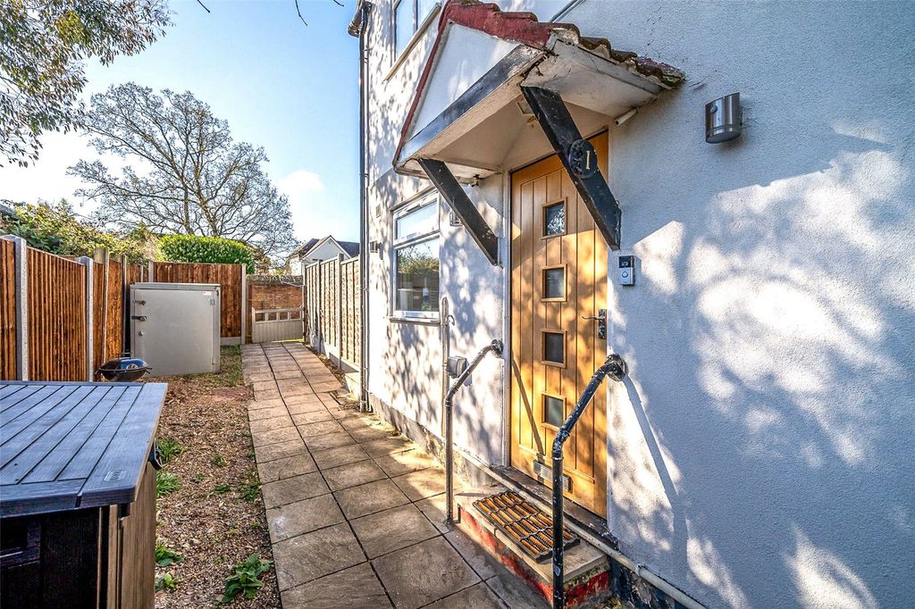 Property photo 2 of 14 Picture No. 18