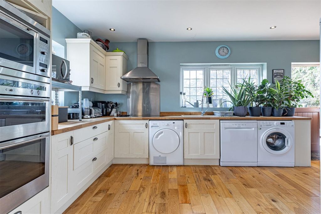 Property photo 3 of 42 Willowbank,    (5).Jpg