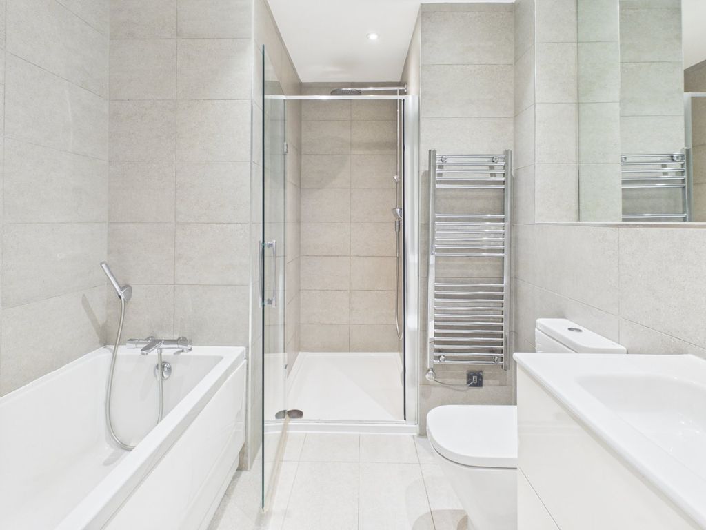 Property photo 2 of 6 Bathroom